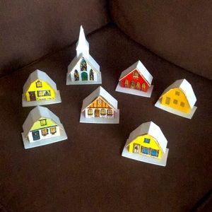 VINTAGE 🔥 Set Of  7 Pieces Christmas Village With Option to add Lights